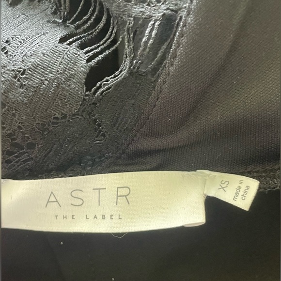 ASTR THE LABEL NEW PEEKING LACE BODYCON HALTER DRESS SIZE  XS - Picture 10 of 15